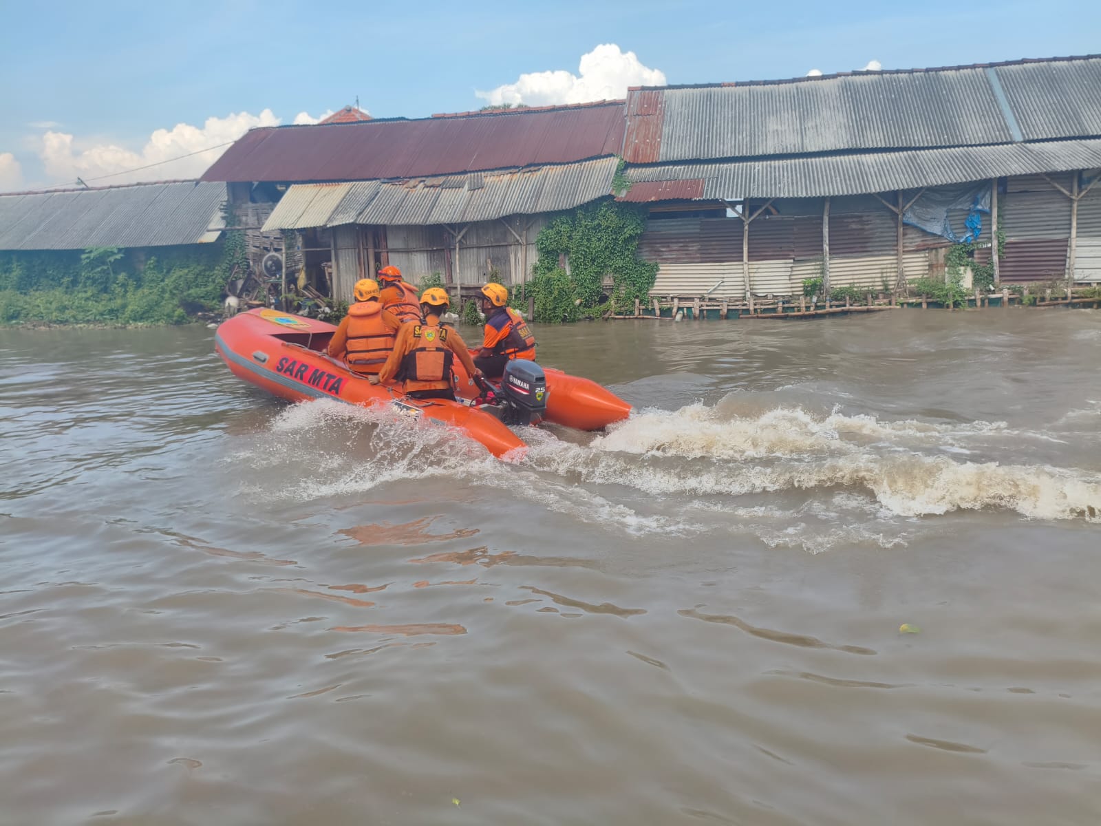Balita di Sidoarjo Hilang Terseret Arus Sungai Kedungan