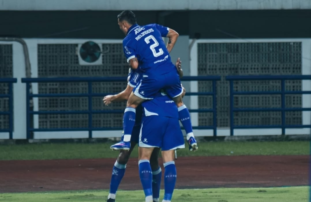 10 Pemain Persib Sukses Redam Bali United untuk Kukuhkan Diri di Puncak Klasemen