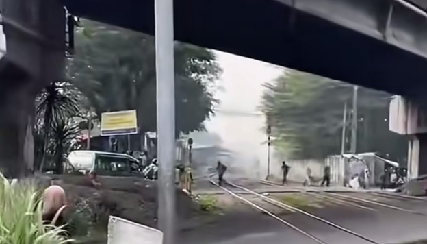 Gubernur Jabar Bakal Tindak Ormas Penguasa Perlintasan Kereta