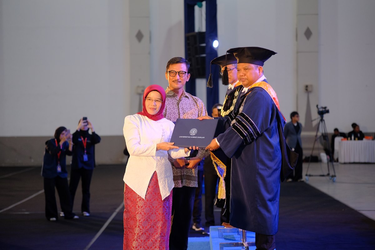 UAD Luluskan 1.096 Mahasiswa pada Wisuda TA 2025/2026
