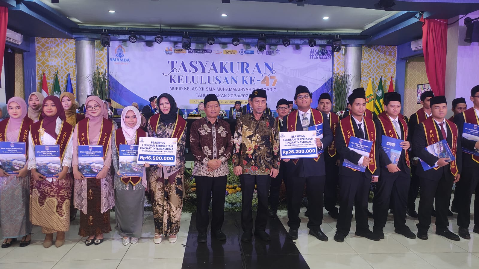 Smamda Sidoarjo Kucurkan Beasiswa untuk Siswa Berprestasi