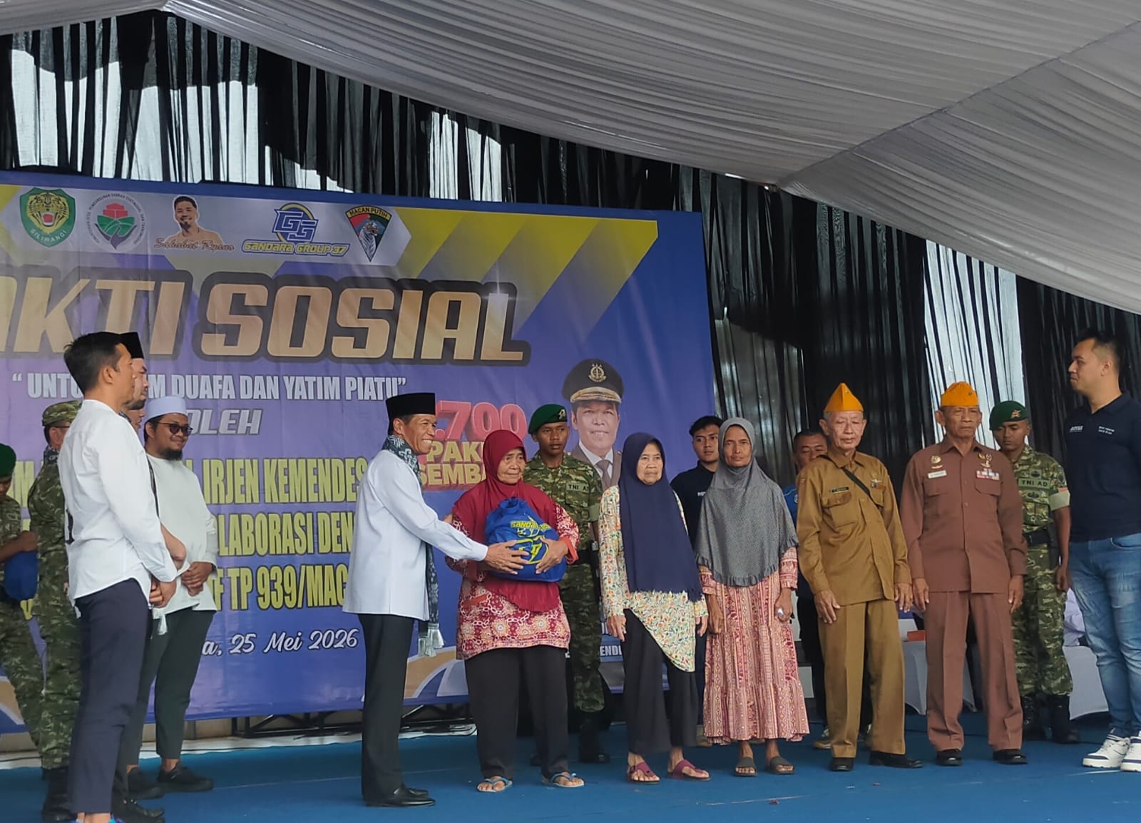 Kemendes Gandeng TNI dan Gandara Group Beri Sembako untuk Duafa Tasikmalaya