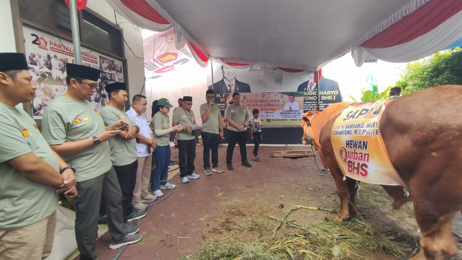BHS Kurban 120 Ekor Sapi, Undang Legenda Persebaya, Ojol, Nelayan dan Petani