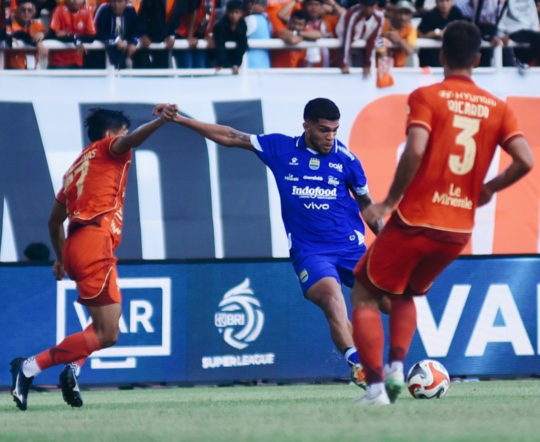 Peluang Juara Persija Sirna, Persib Terdepan dalam Persaingan Gelar