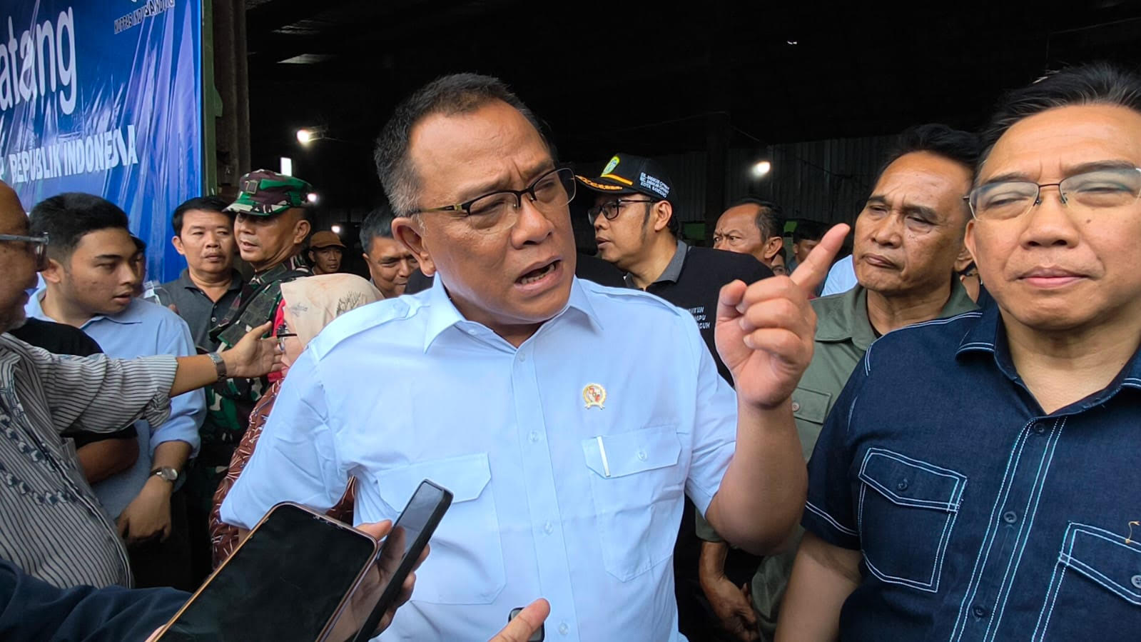 Menteri LH Apresiasi Pengelolaan Sampah di Pasar Caringin Bandung