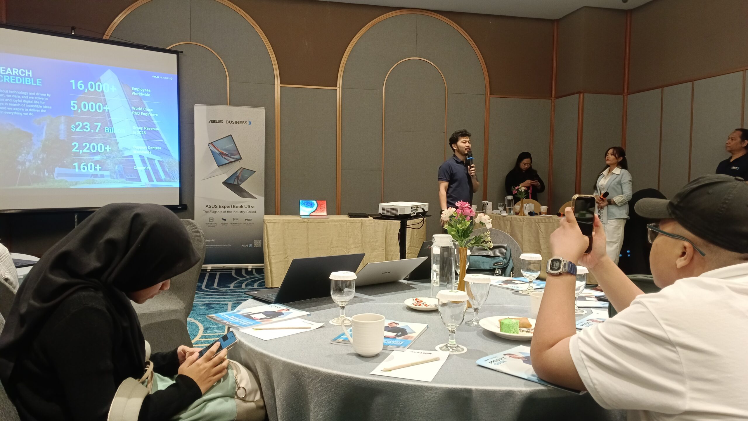 ASUS Bidik Segmen Korporasi Lewat ExpertBook Ultra Berbasis AI