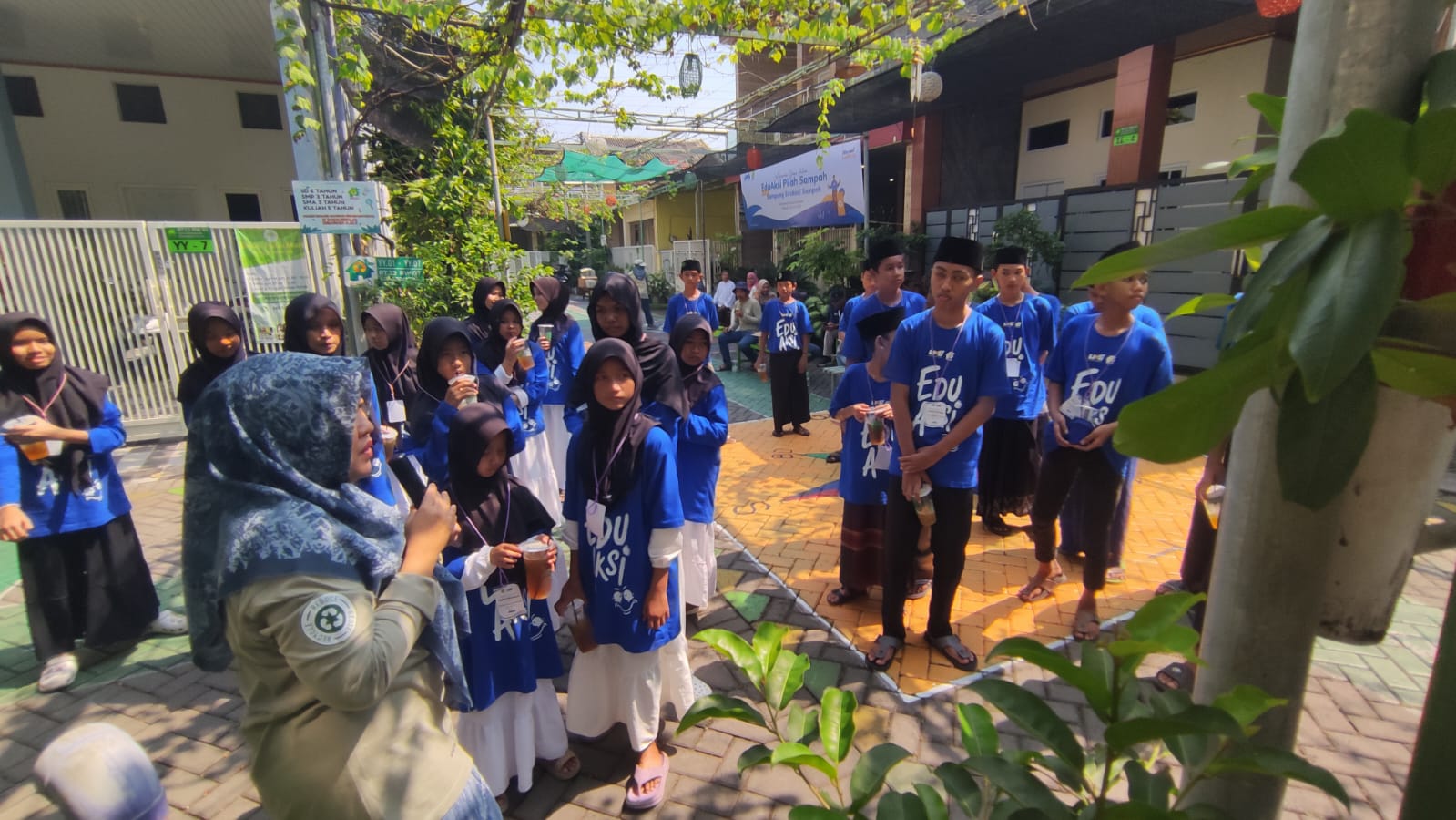 Sambut Tahun Baru Islam, LMI Ajak Anak Yatim Belajar Kelola Sampah