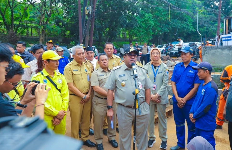 Wagub Rano Karno Minta Rel KA Lenteng Agung Diwaspadai