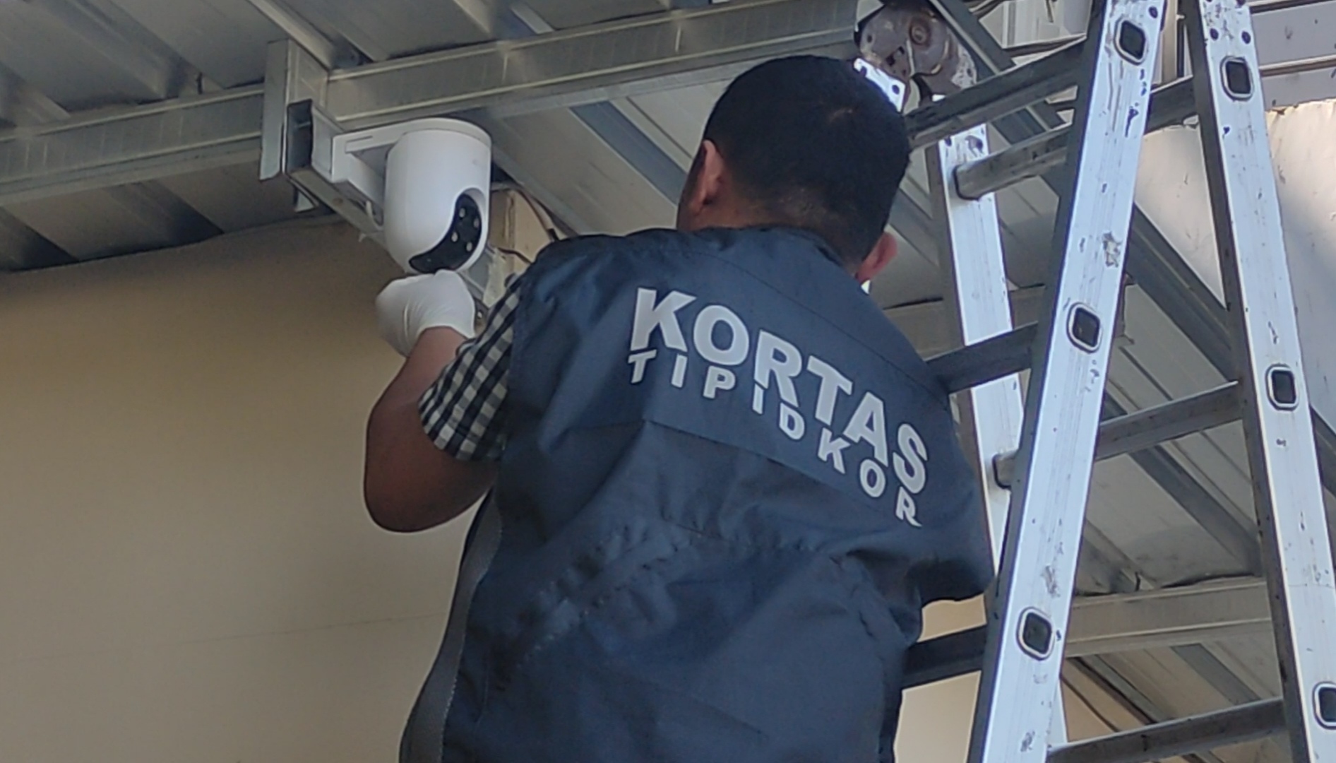 Kortas Tipikor Polri Geledah Empat Lokasi Terkait Kasus Impor Ponsel