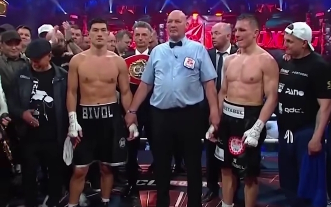 Atasi Eifert, Dmitry Bivol Pertahankan Gelarnya