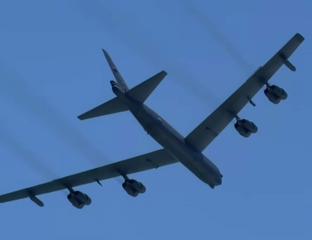 Pesawat Pengebom B-52  AS Alami Kecelakaan