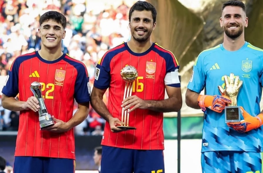 Spanyol Borong Trofi Piala Dunia, Mbappe Raih Sepatu Emas