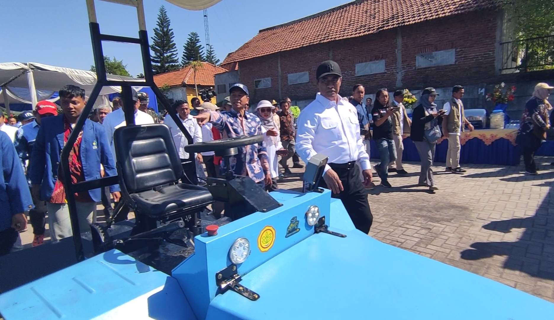 Dukung Swasembada Pangan, Mentan Amran Borong Benih dan Alat Tani ITS