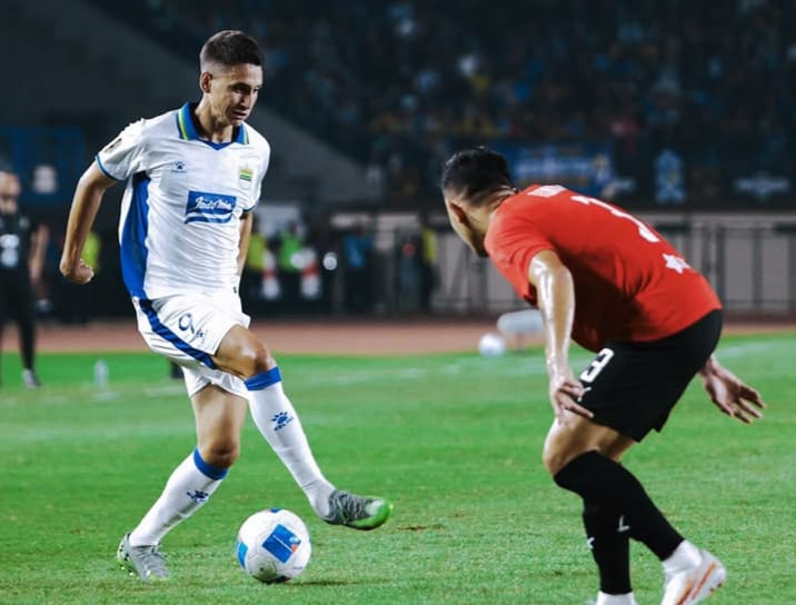 Persib Segel Tiket ke Semifinal, Arema Jaga Peluang