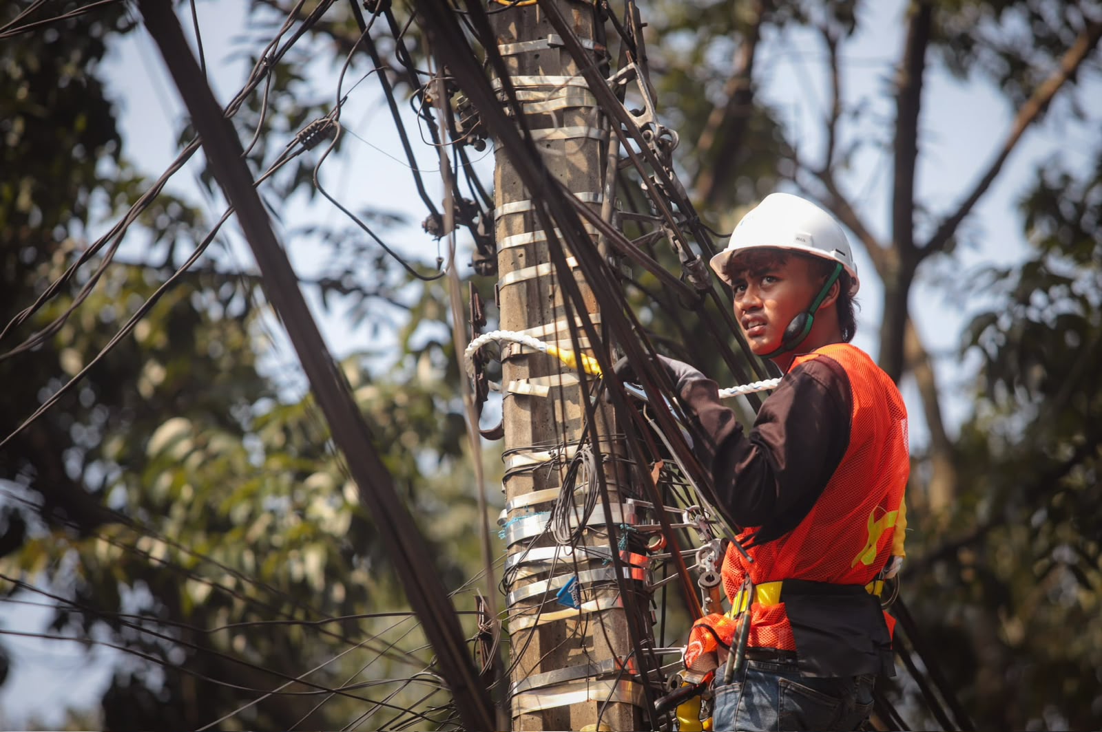 Penurunan Kabel di Kota Bandung Capai 42 Ruas Jalan Hingga Agustus