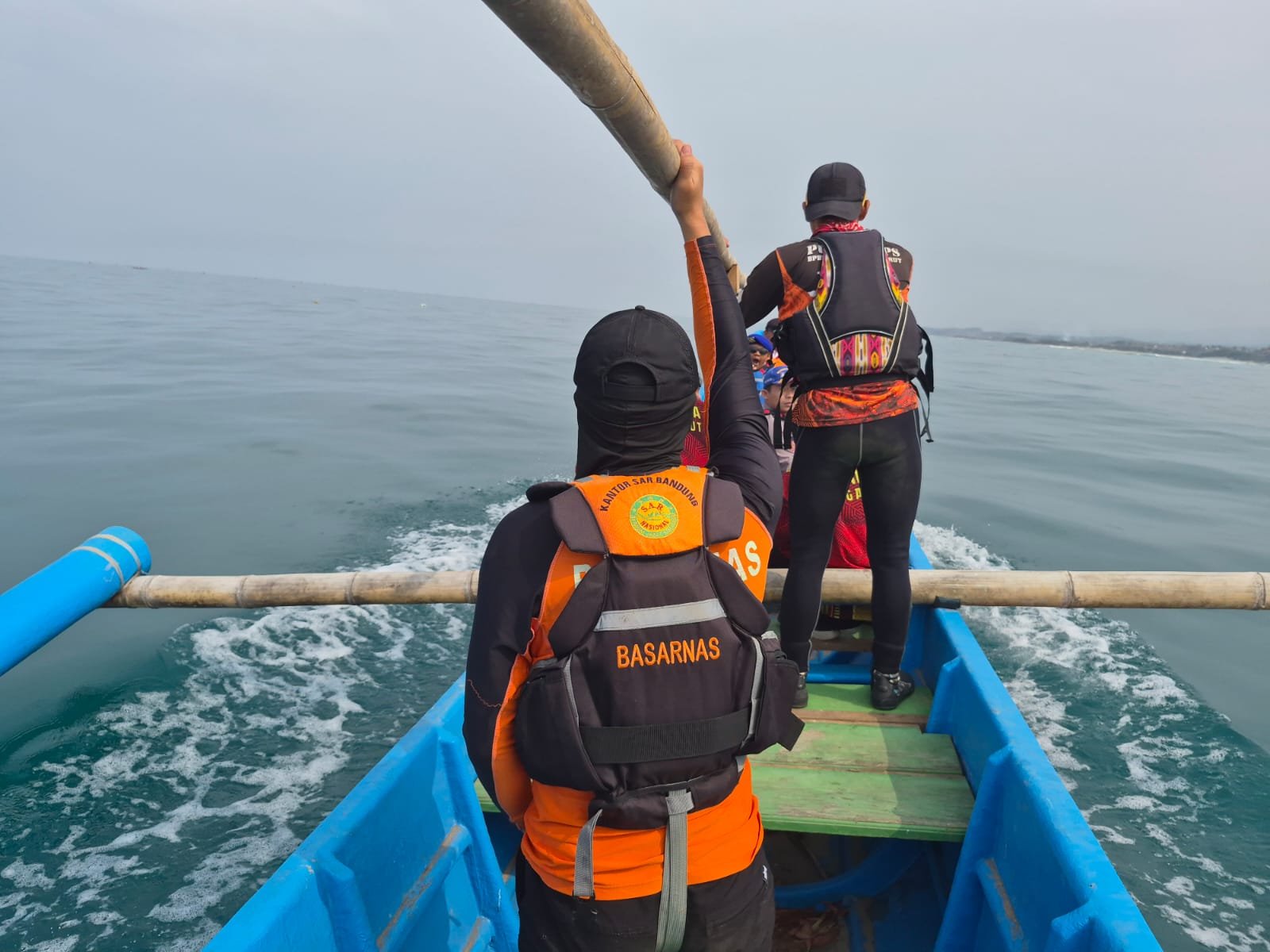 Tim SAR Temukan Satu Wisatawan Meninggal di Pantai Karangpapak Santolo