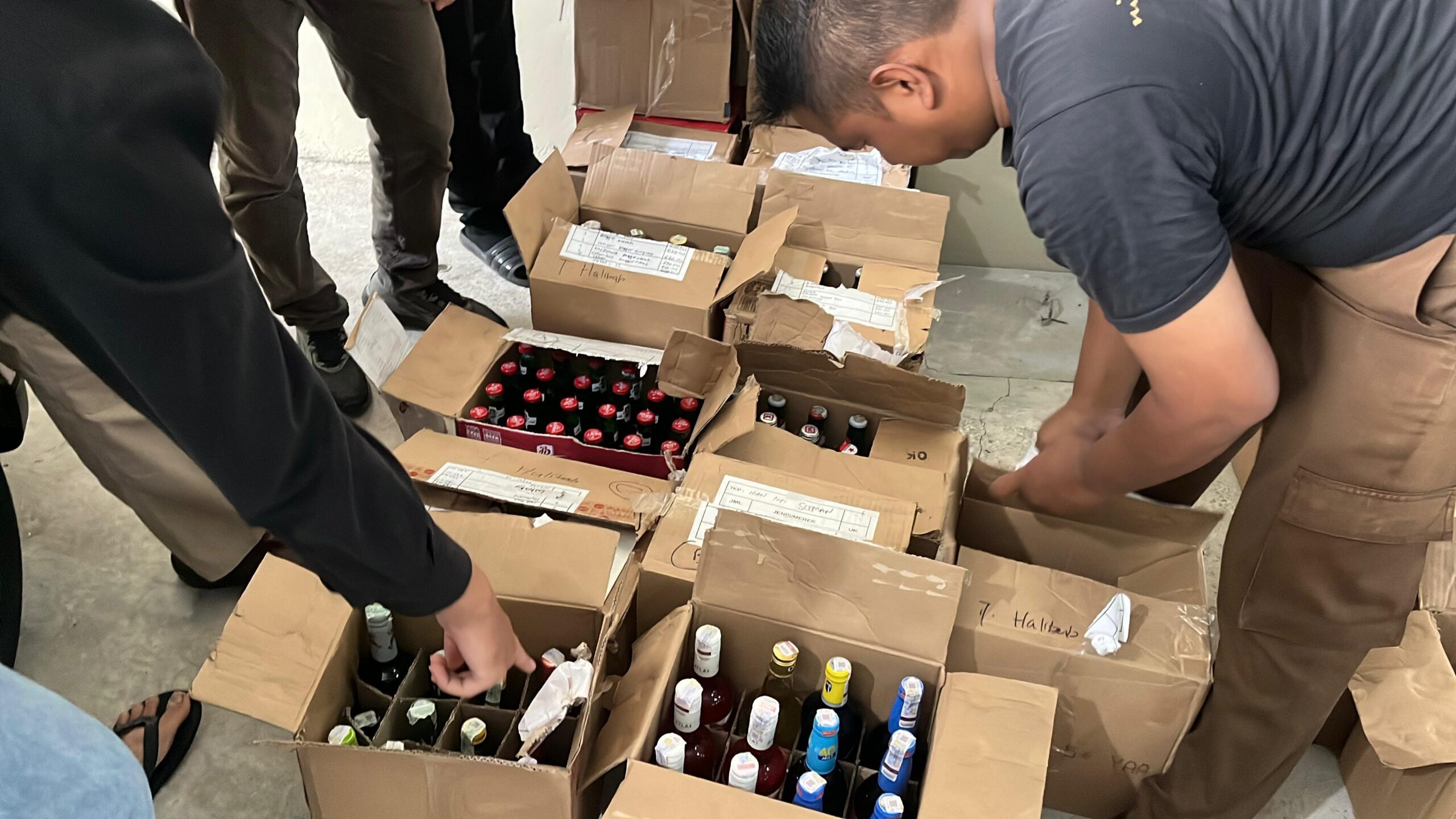 Polda DIY Sita Lebih dari 13 Ribu Botol Miras Ilegal dan Oplosan