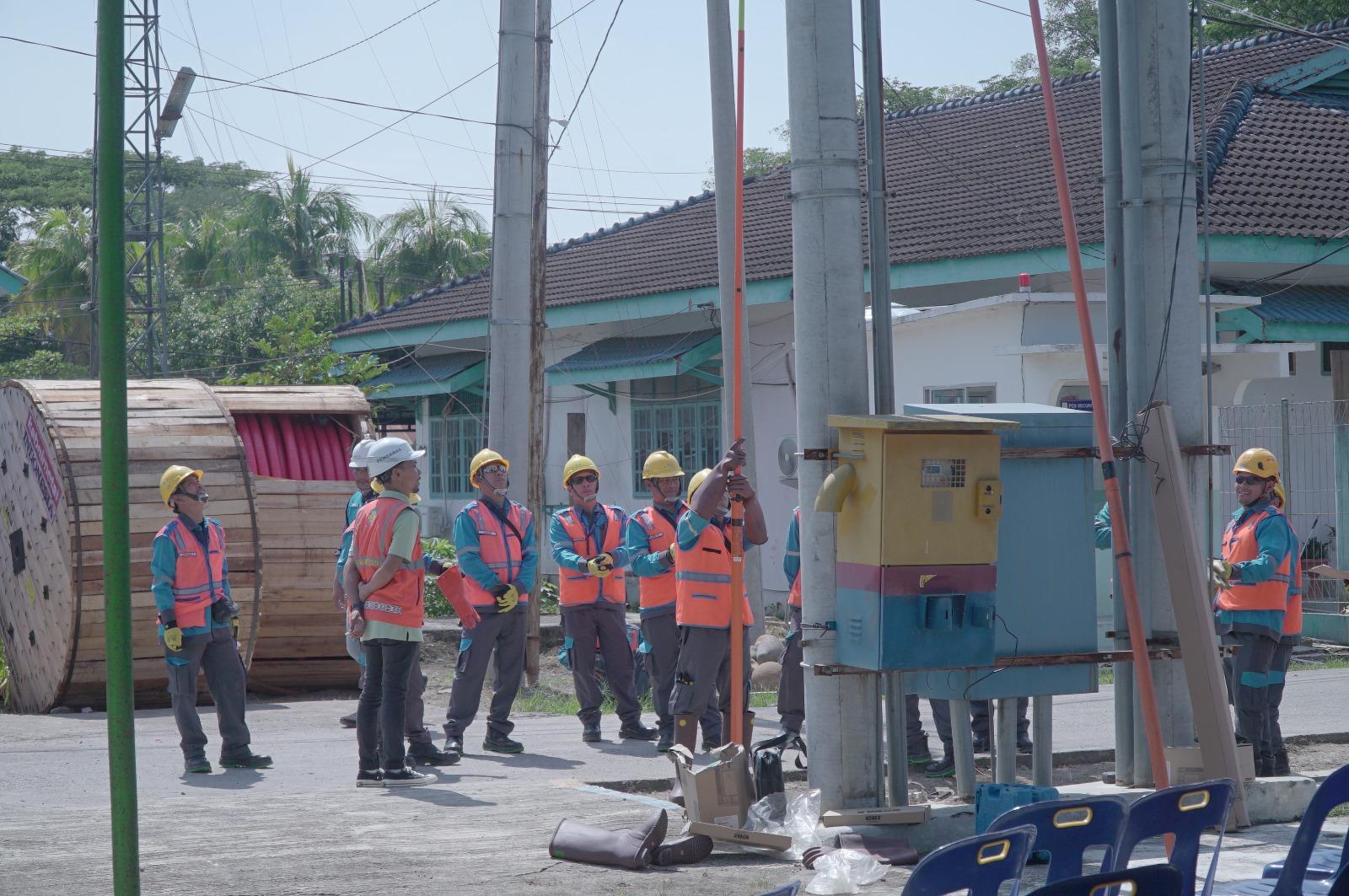 Jaga Pasokan Listrik, PLN UP3 Pematangsiantar Bekali Petugas Yantek