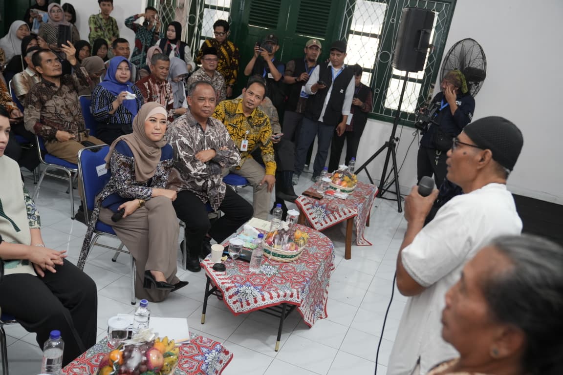 Tinjau Perlinsos Digital, Menkomdigi Pastikan Bansos Tepat Sasaran dan Bebas KKN