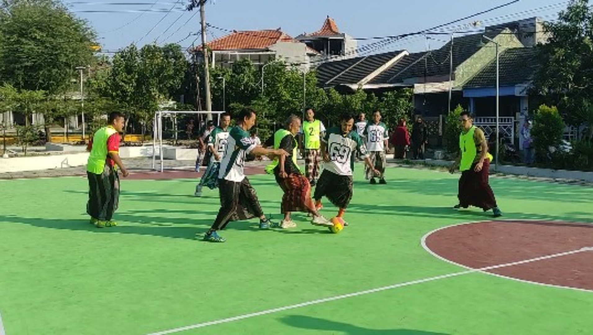 Lomba Futsal Pakai Sarung Ramaikan Perayaan HUT ke-81 RI