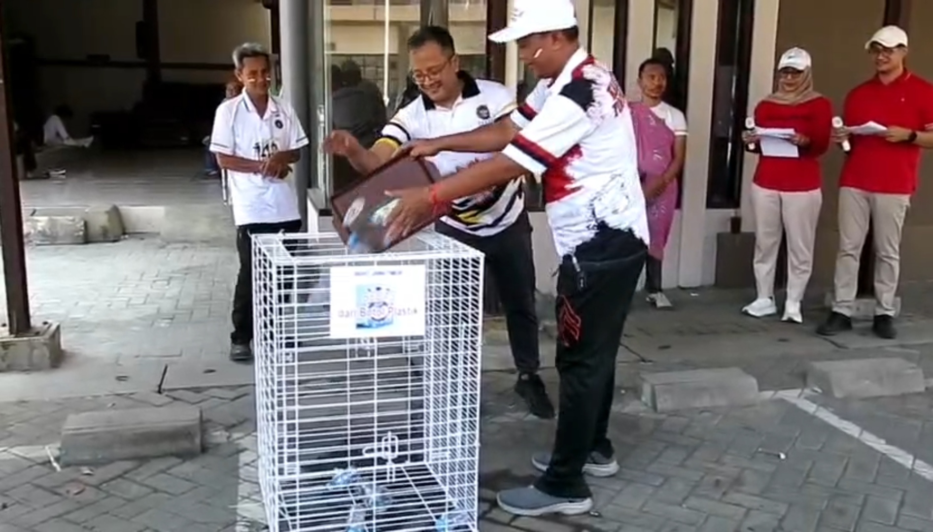 BKHIT Canangkan Gerakan Bebas Botol Plastik di Lingkungan Kerja