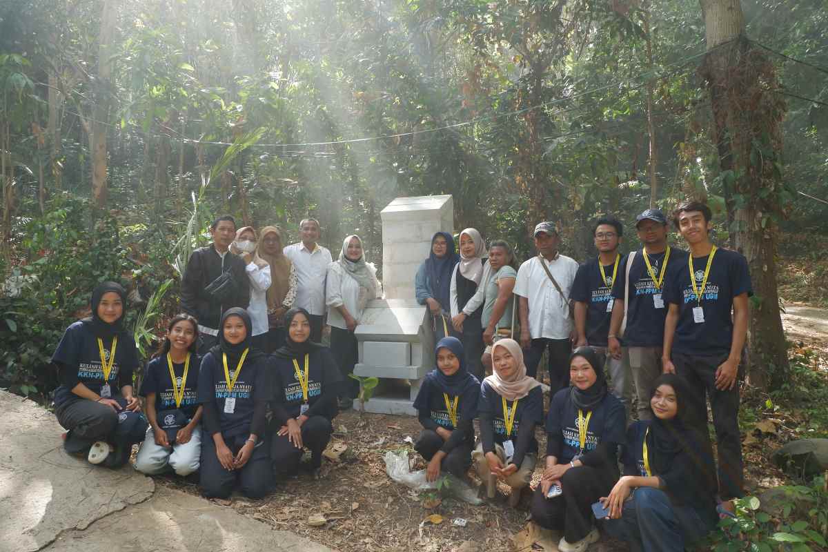Dukung Pengelolaan Sampah, KKN UGM Hadirkan Kompor Roket di Pulau Bawean