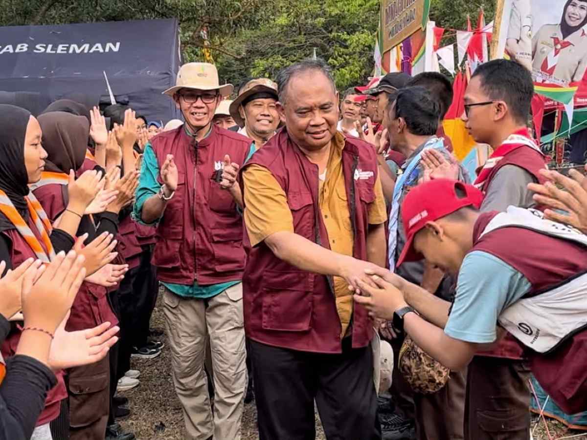 Semangati Kontingen Pramuka Daerahnya di Jamnas XII, Bupati Sleman Datang ke Cibubur