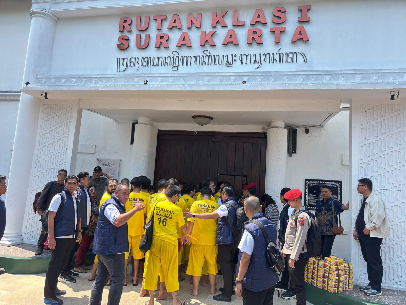 Penyidikan Tuntas, Polda Jateng Limpahkan 38 Tersangka Pig Butchering ke JPU