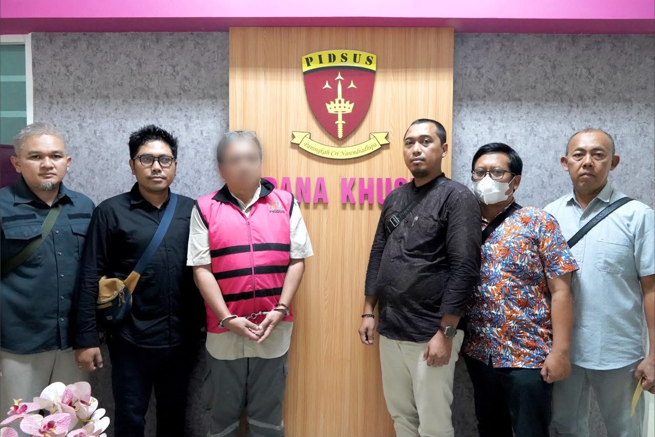DJP Jatim II Serahkan Tersangka Pidana Pajak ke Kejari Sidoarjo