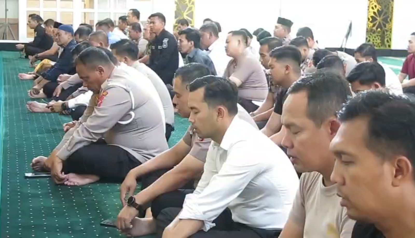 Polri dan Jurnalis Gelar Doa Bersama untuk Korban Kapal Virgo dan 5 Wartawan Hilang