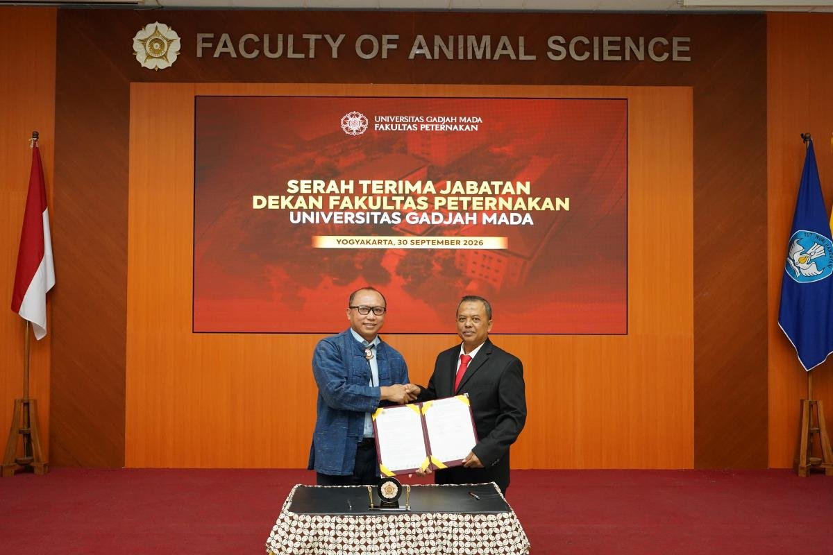 Dekan Fakultas Peternakan UGM Resmi Diserahterimakan