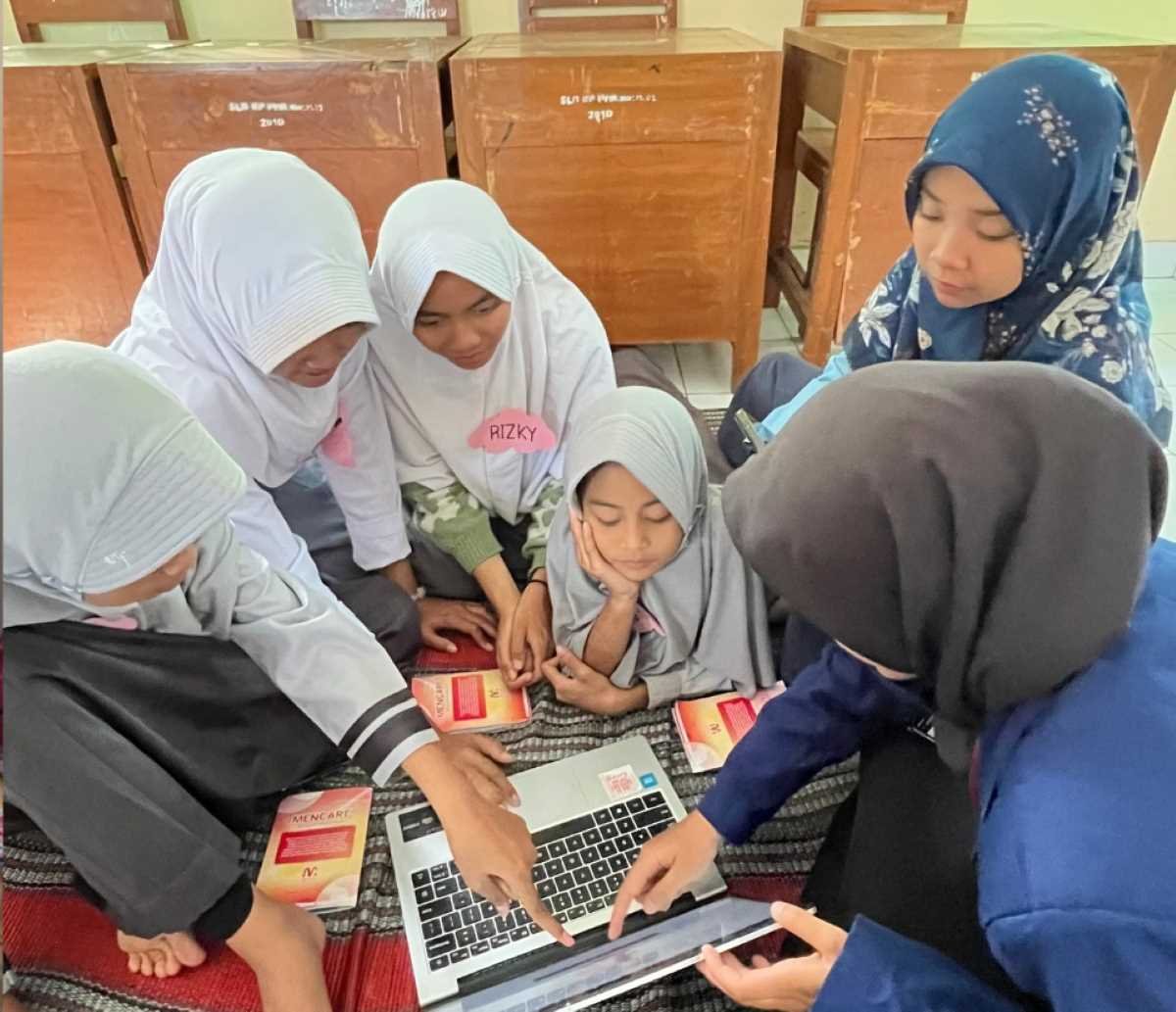 Mahasiswa UNY Dorong Kemandirian Higiene Menstruasi Murid SLB Lewat Mencare