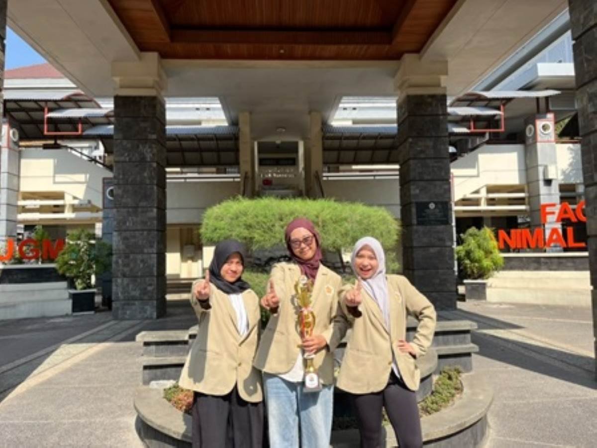 Tim Mahasiswa UGM Raih Juara 1 Kategori Esai Ilmiah di IPB