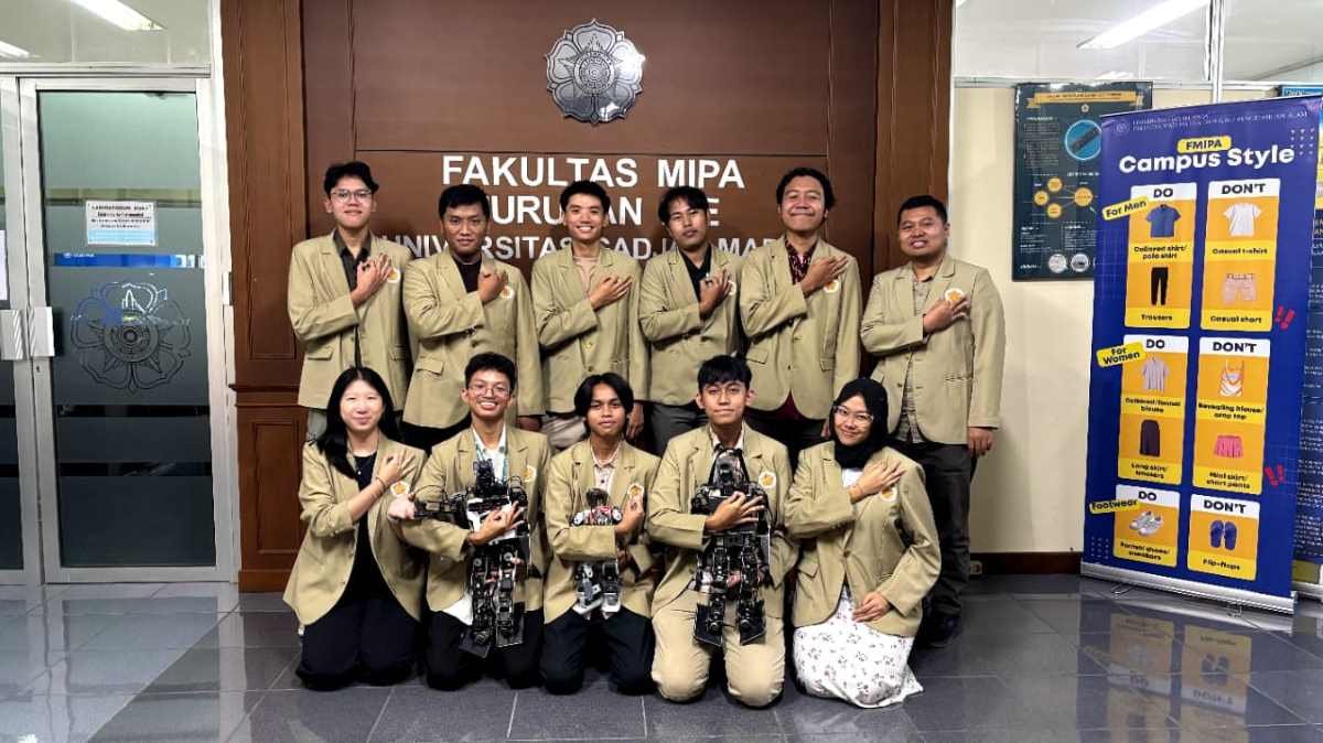 Tim Robot Humanoid UGM Borong Tiga Penghargaan di HVAC Jepang