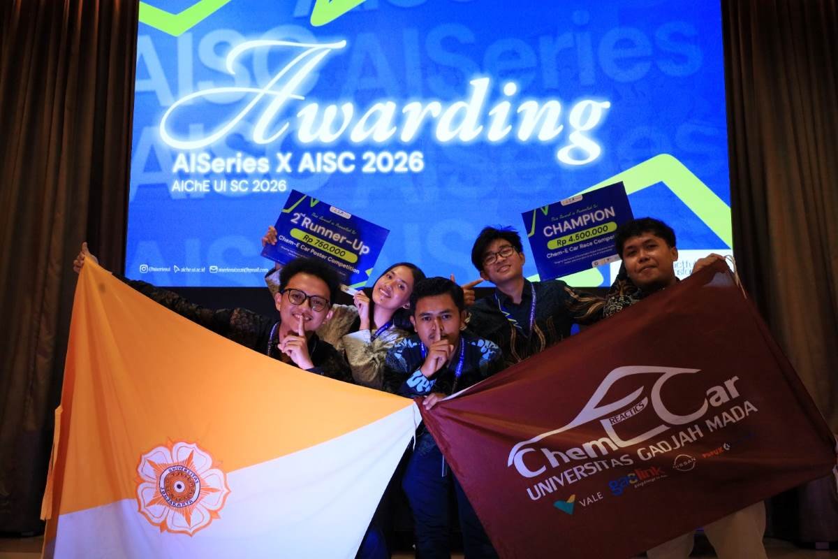 UGM Sabet 2 Penghargaan di Kompetisi Mobil Hemat Energi AISeries x AISC Regional