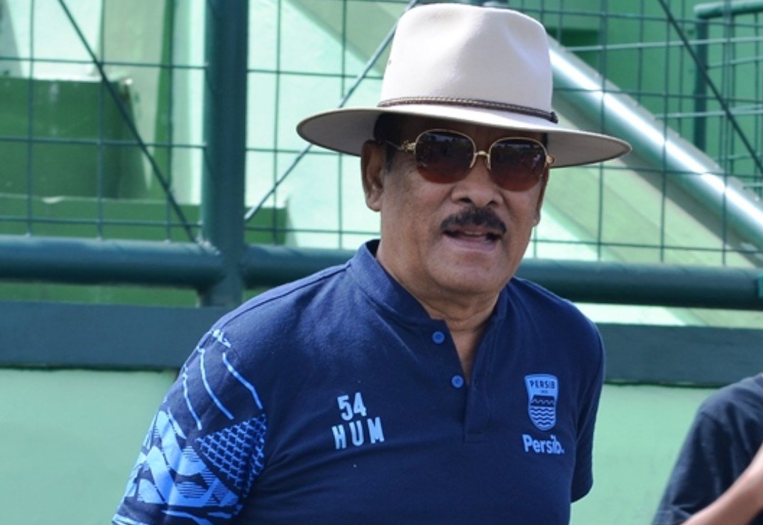 Kondisi Haji Umuh Dilaporkan Ngedrop Usai Laga Persib vs Viettel