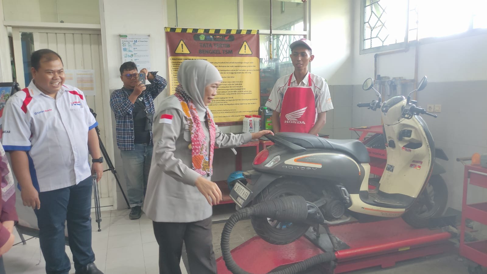 Rayakan HUT Jatim, 350 SMK Beri Layanan Servis Gratis Sepeda Motor