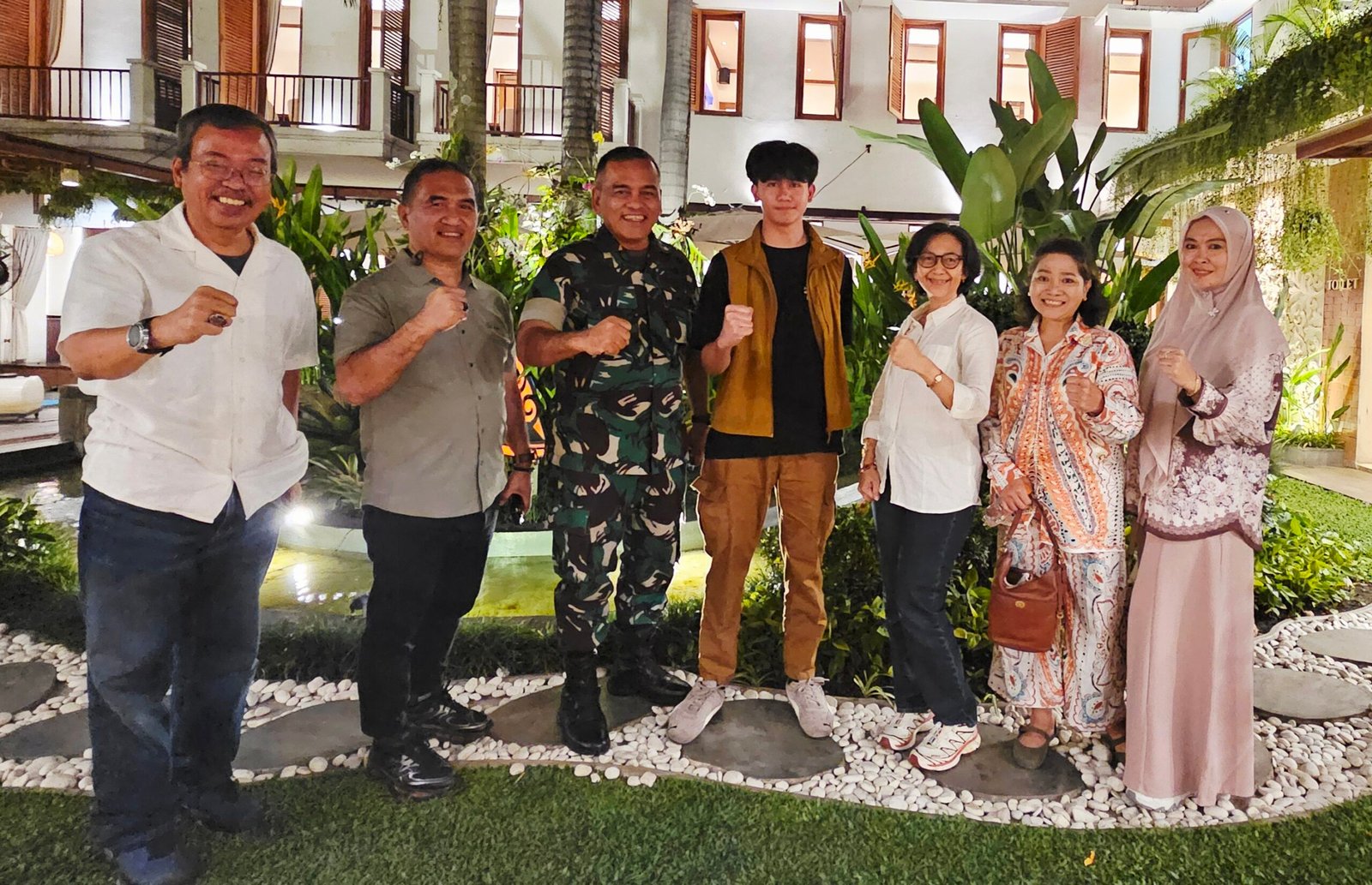Tokoh Masyarakat Kotamobagu Temui Kolonel Edward Sitorus, Bintang TNI di Medsos