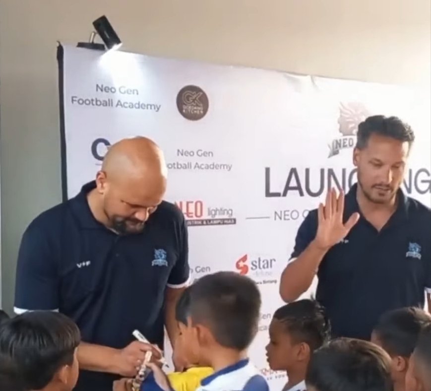Bantu Kembangkan Sepak Bola Indonesia, Sergio Van Dijk dkk dirikan Neo Gen Academy