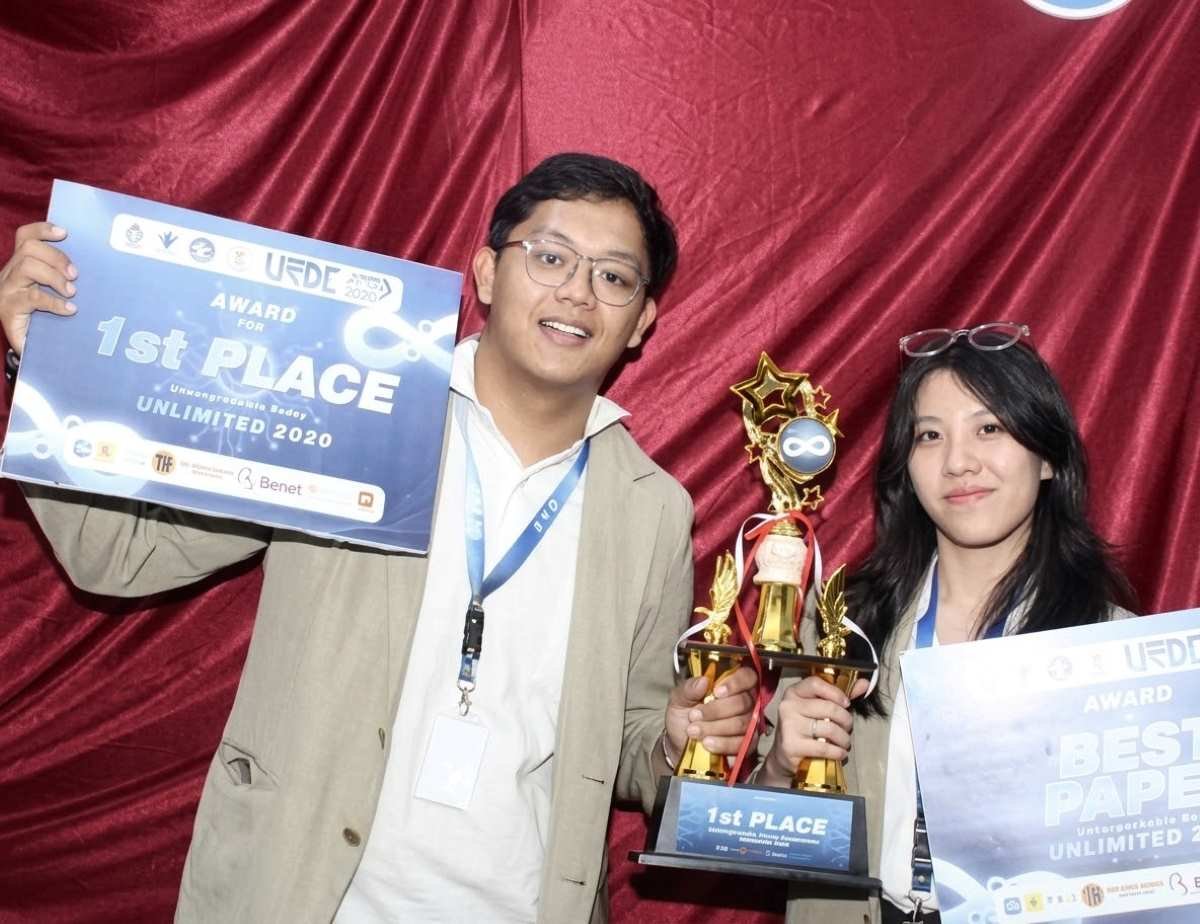Tim UGM Raih Juara 1 Kompetisi Esai Inovasi