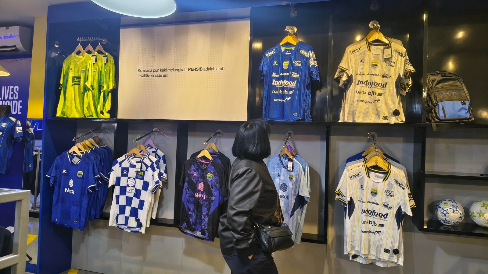 Resmi Dirilis, para Bobotoh Sudah Bisa Beli Jersey Edankeun Persib